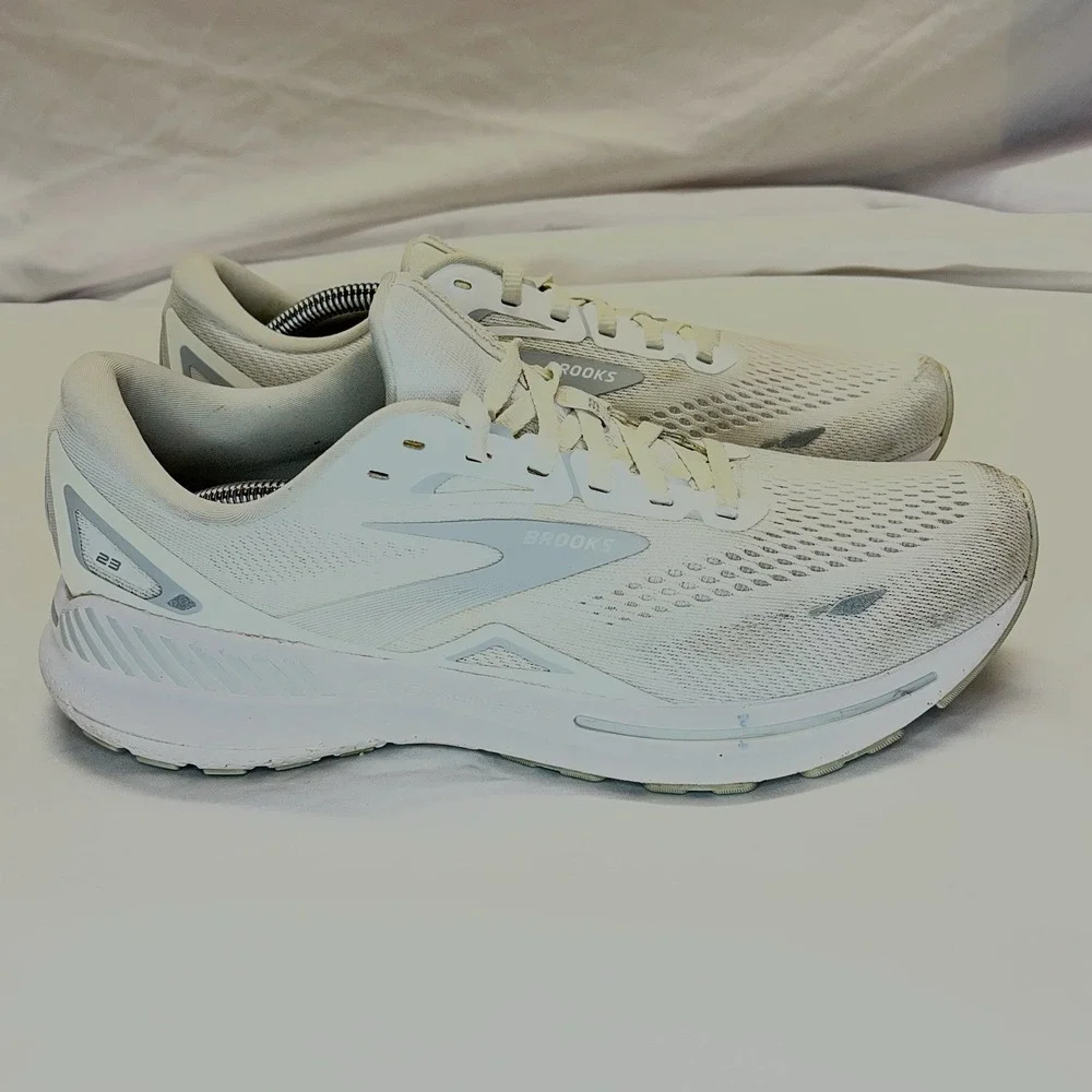 Brooks Adrenaline GTS 23 Women's Size 12 B (Medium) Running Shoes White Gray‎